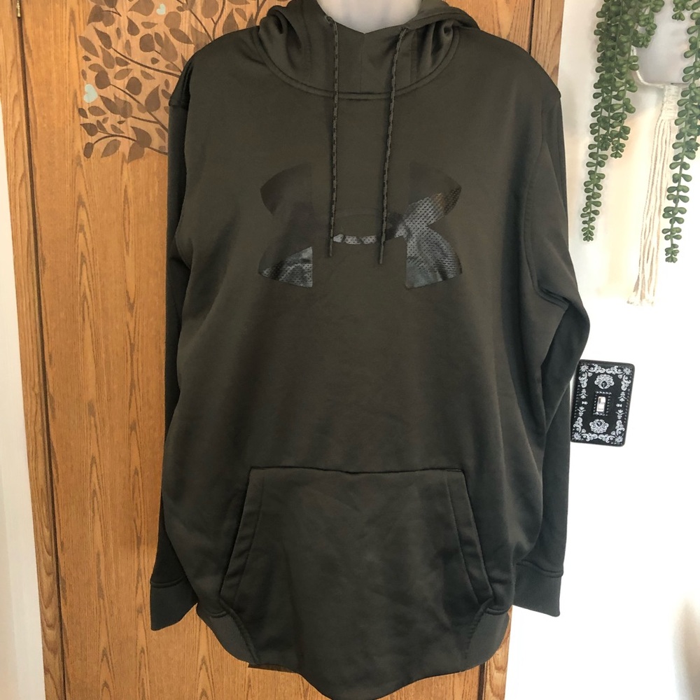 Mens Under Armour XL Loose Coldgear hoodie in dark green. Barely worn.